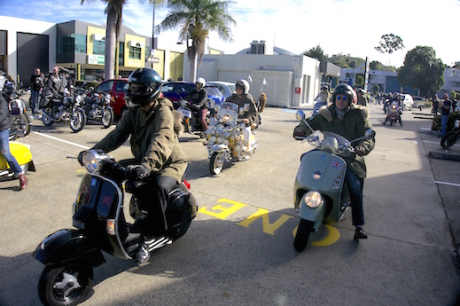 Brisbane Canetoads Scooter Club arrives  mods rockers