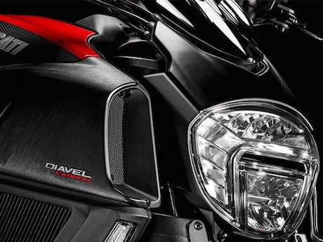 2015 Ducati Diavel headlights