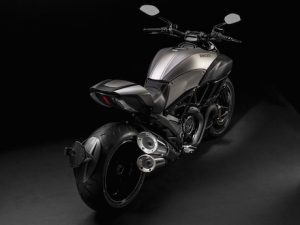 Diavel Titanium panigale