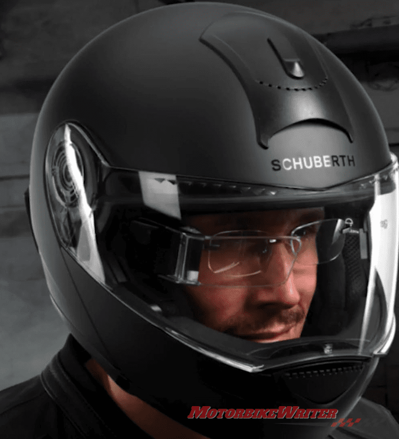 Digilens and Sena develop cheaper HUD helmet head-up display