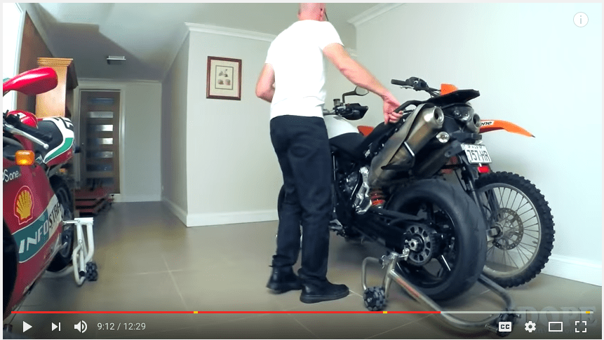 Dynamoto multidirectional motorcycle storage