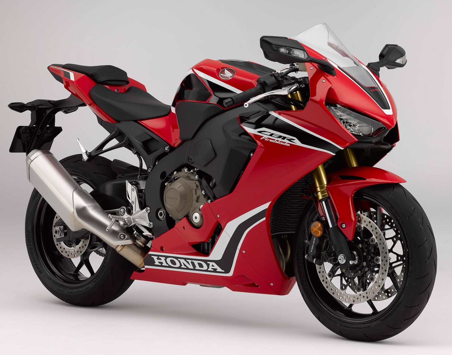 2017 Honda CBR1000RR Fireblade, announced at EICMA, Milano. anniversary fuekl tank issues