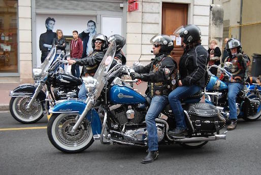 French riders protest a proposed ban on old motorcycles