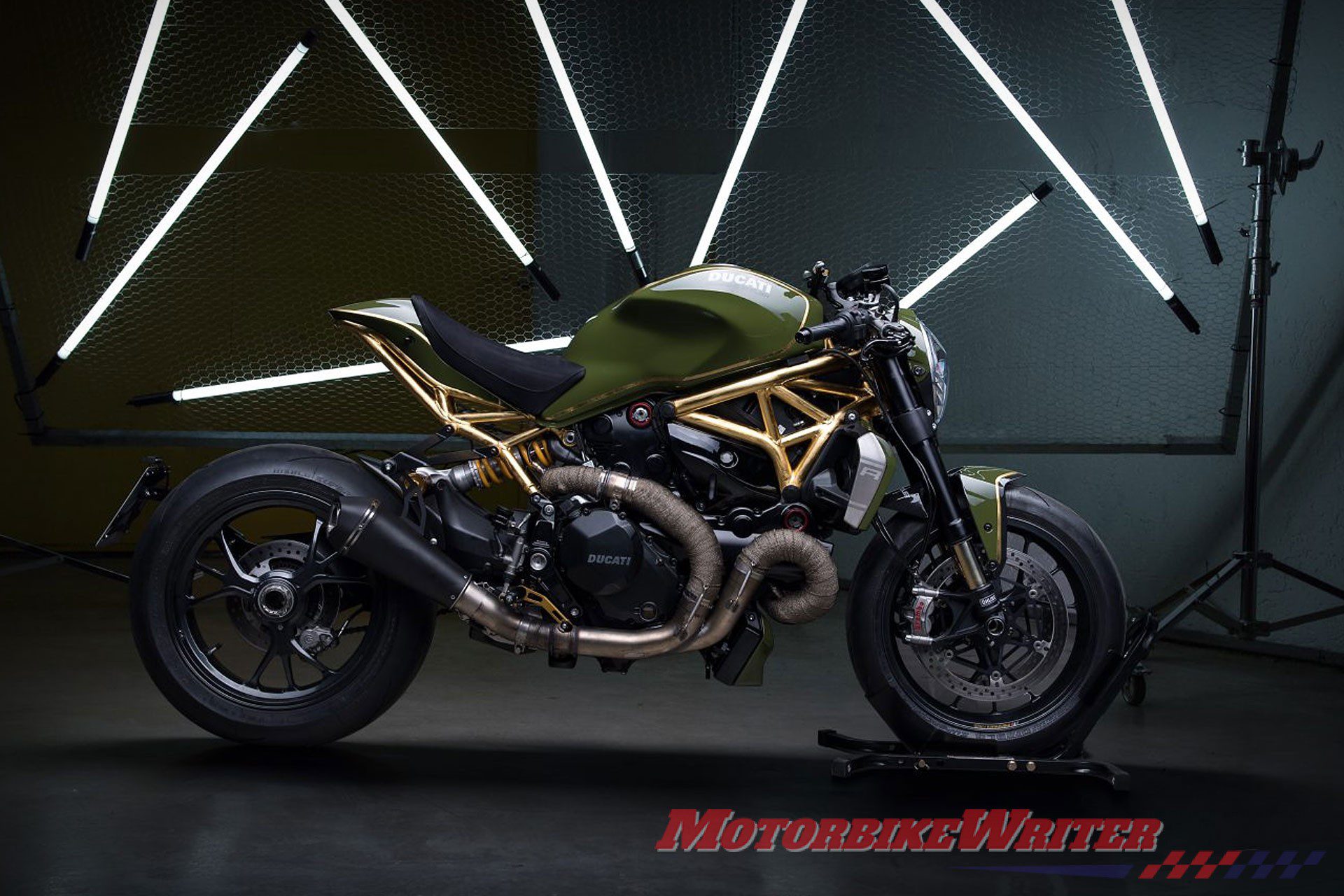 Gold Diamond-Atelier Ducati Monster 1200 R bling-1