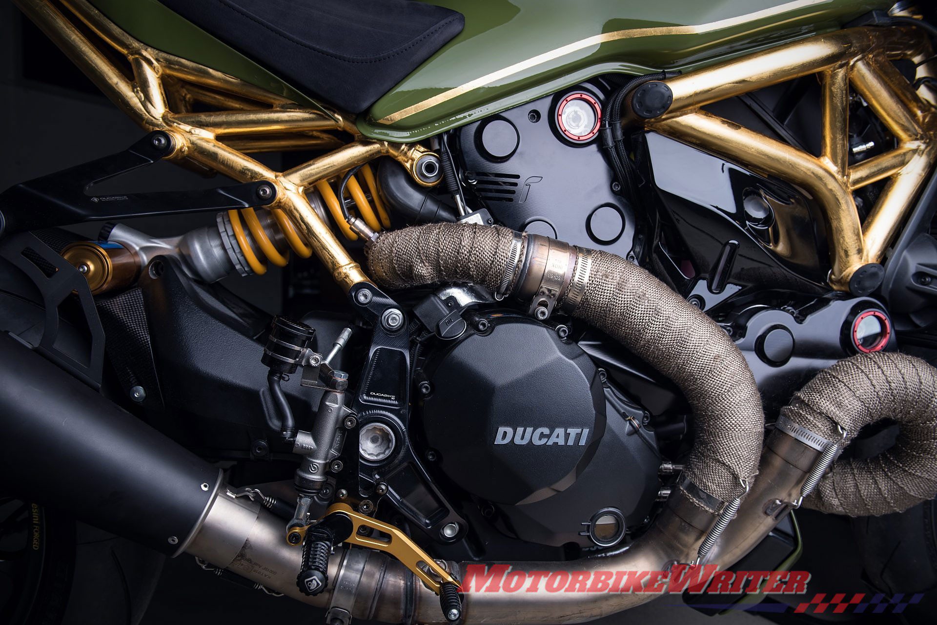 Gold Diamond-Atelier Ducati Monster 1200 R bling-1