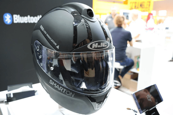 hjc-smarton-helmet-with-blackbox-front-and-rear-helmet-cameras