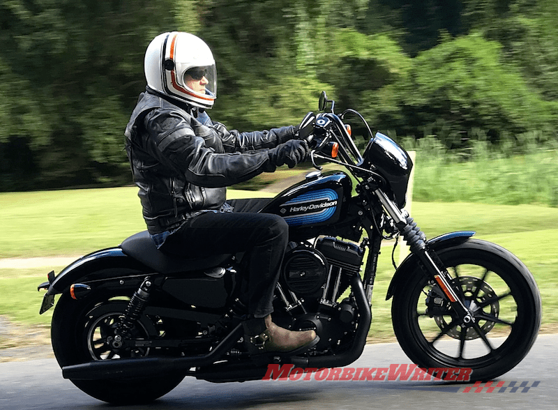 Harley-Davidson Vintage Stripe Bell Bullitt retro helmet Sportster Iron 1200