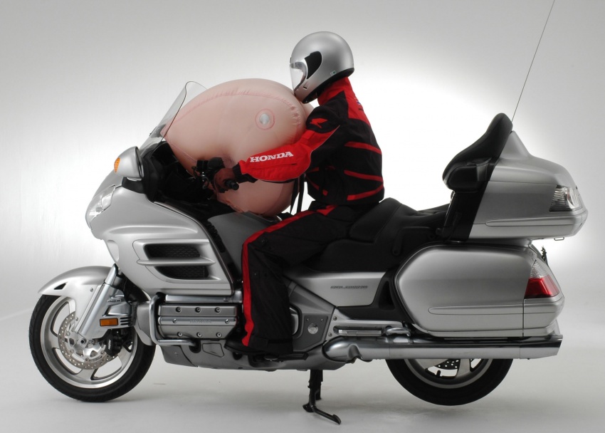 Honda Goldwing GL1800 airbag radical Goldwings incentive technologies