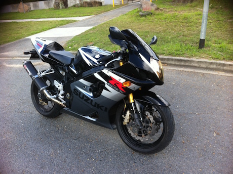 Hyosung GT250R Suzuki GSX-R1000