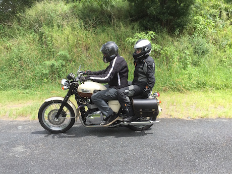 Triumph Bonneville T100 with Gazi black shocks