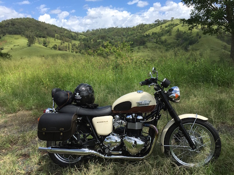 Triumph Bonneville T100 with Gazi black shocks