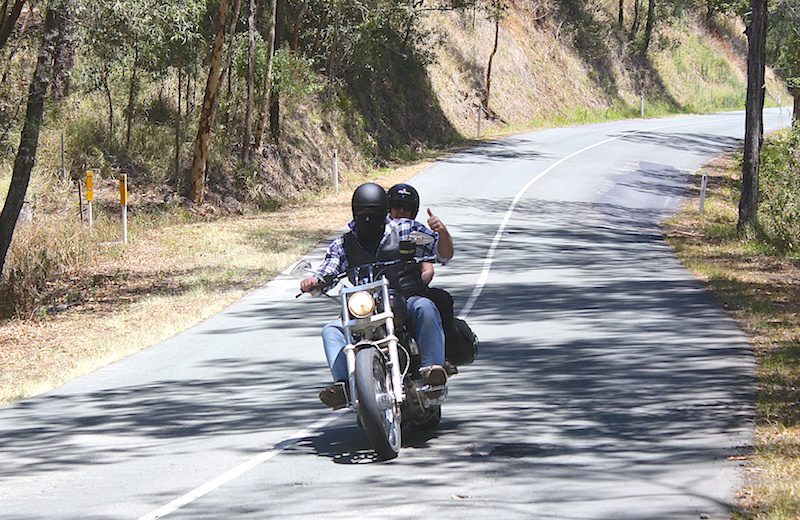 Mt Glorious pass overtake over solid white lines warning