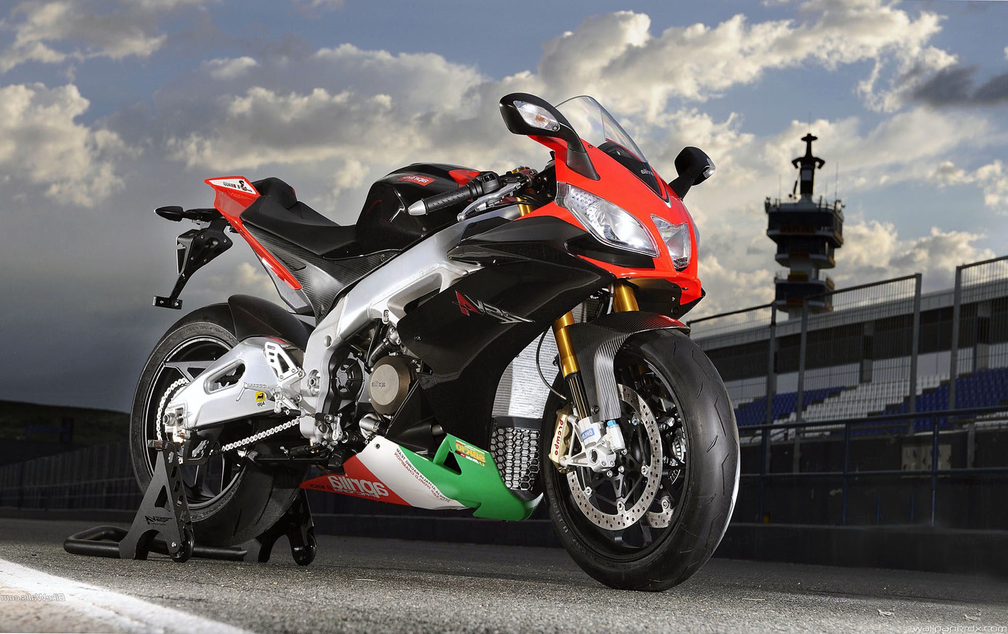 Aprilia RSV4 Wallpapers