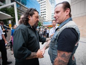 VLAD Act UMCQ Spokesman Mick Kosenko and High Court challenge applicant Stefan Kuczborski shake hands at today’s lodgement