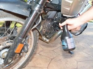 Motul reduces water use in bike cleaning - webBikeWorld