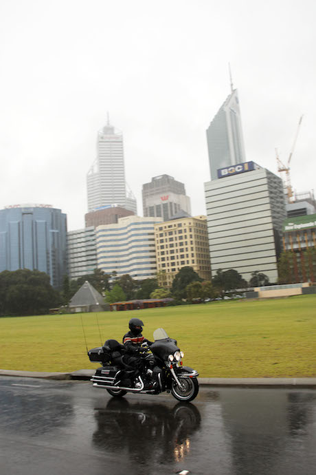 Commuting traffic lane filtering speed wet NSW sydney police commuting