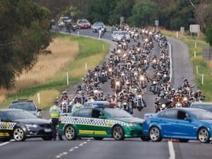 Vic Police roadblock the Finks