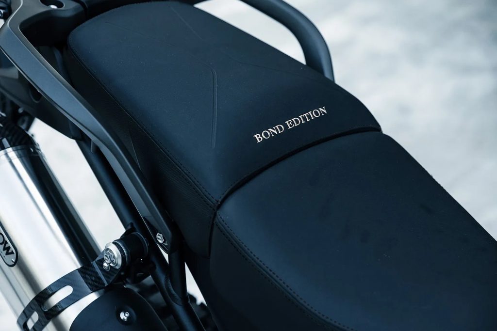 A view of the seat on the 2022 Tiger 900 Rally Pro Bond Special Edition