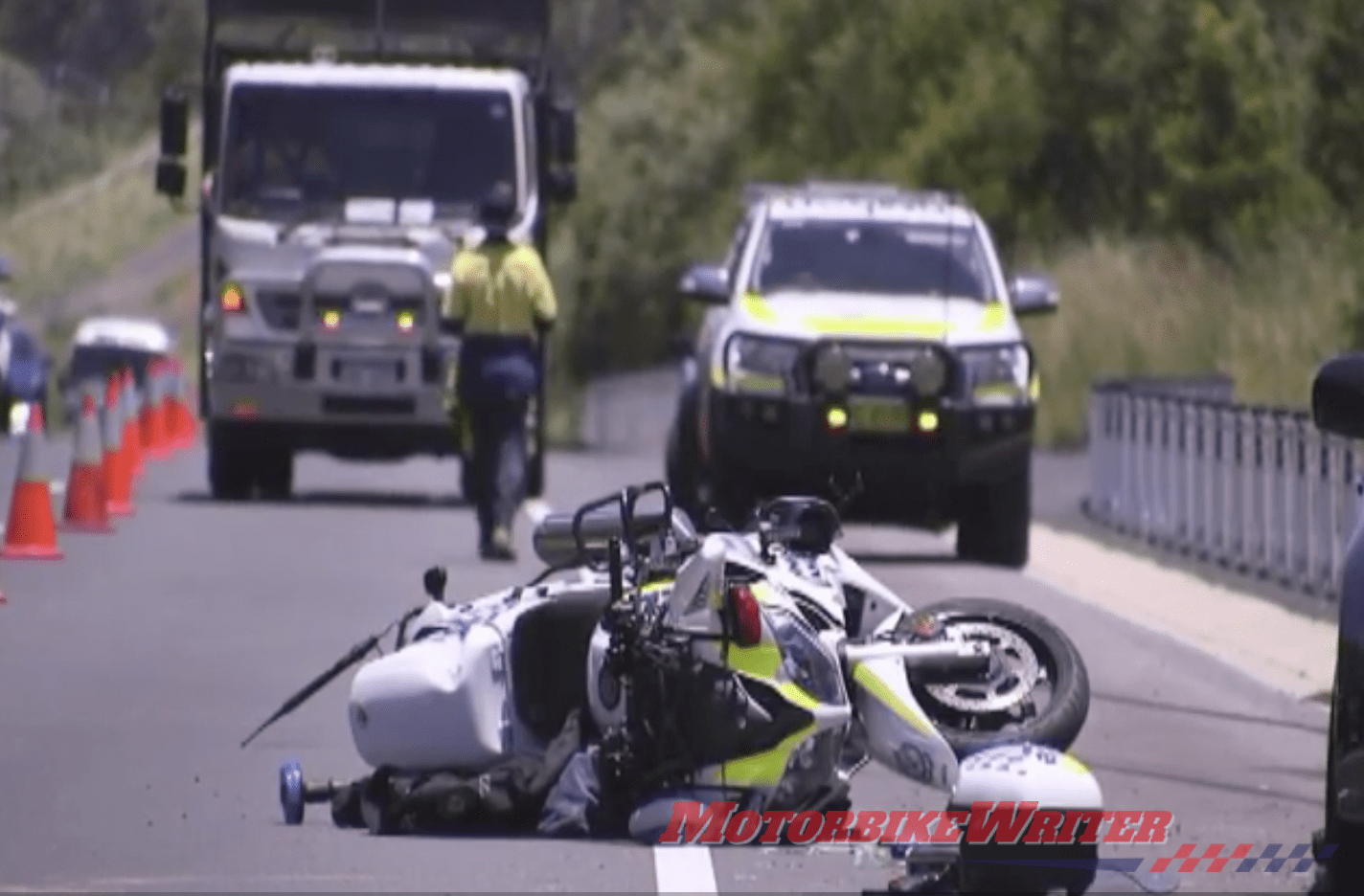 Cop injured under new speed rule crash police emergency 40km/h
