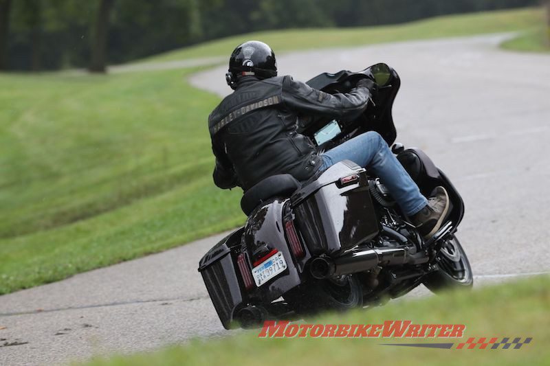 Harley-Davidson CVO Street Glide Limited Road Glide Boom Box rain wet infotainment audio techno