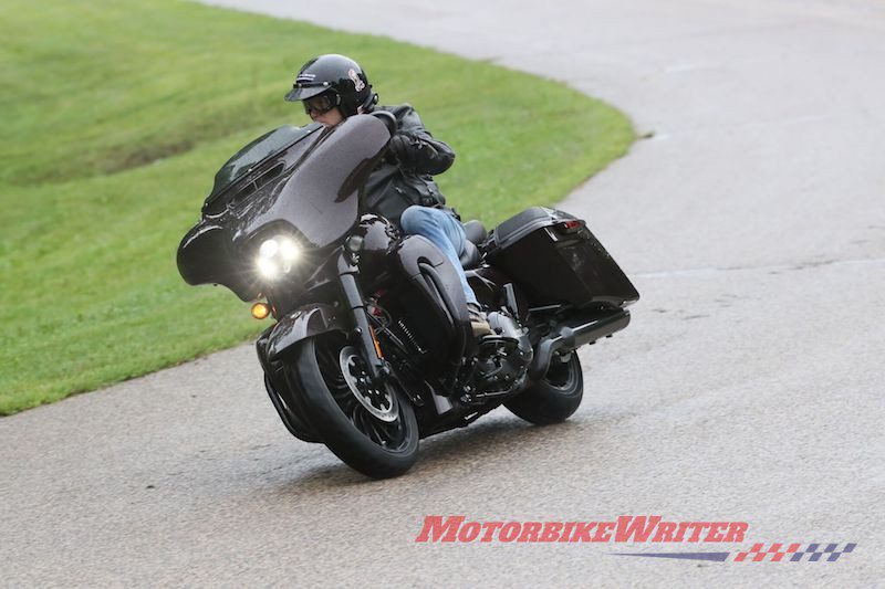 Harley-Davidson CVO Street Glide Limited Road Glide Boom Box rain wet infotainment audio techno