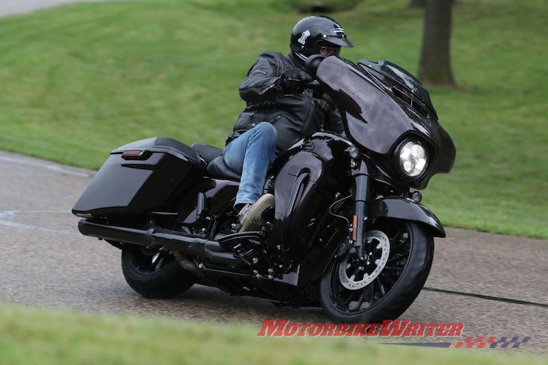 Harley-Davidson CVO Street Glide Limited Road Glide Boom Box rain wet infotainment audio techno