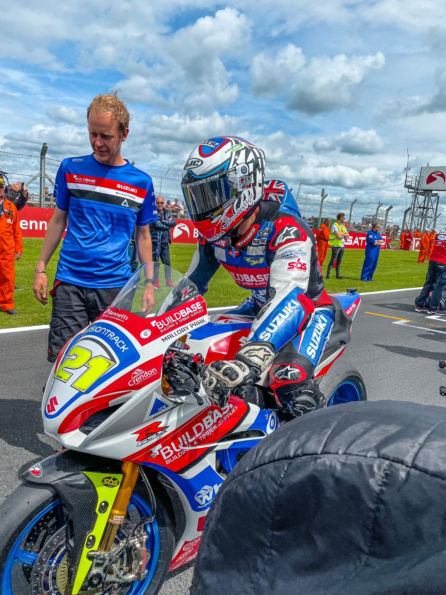 A view of Hawk Racing, which has made a recent switch from Suzuki's machinery to that of Honda. Media sourced from Hawk Racing's Twitter page.