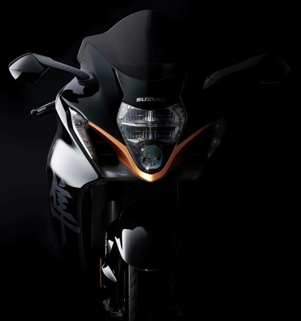 A view of Suzuki's 2022 Hayabusa. Media sourced from Asphalt & Rubber. 