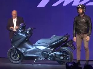 Yamaha T-Max - R1