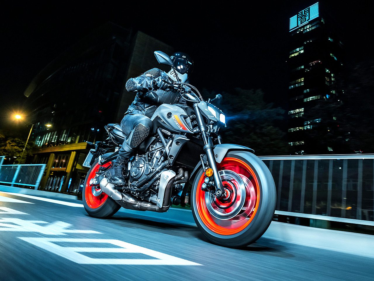 Yamaha MT07 riding at night in Tokyo