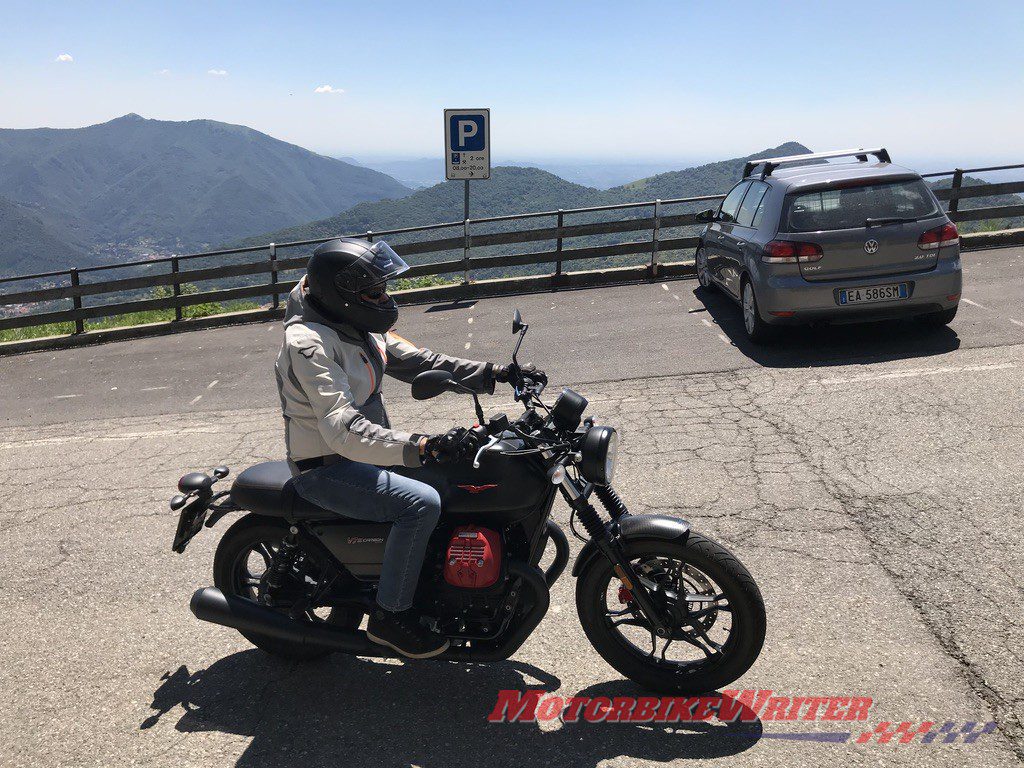 Sexy Moto Guzzi V7 Carbon Dark 