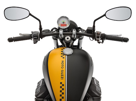 Moto Guzzi V9 Bobber instruments