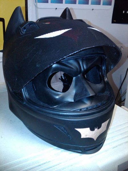 batman-helmet