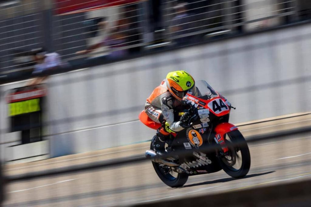 an image of Hugo Millan racing on the track of the Junior European Cup