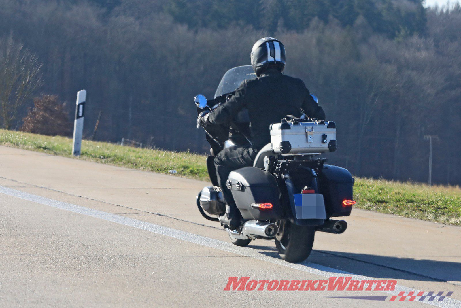 BMW R 18 full-dresser