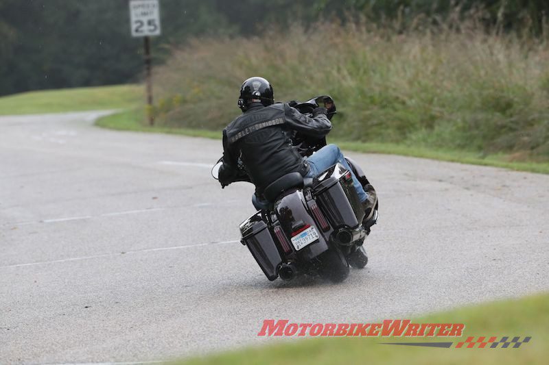 Harley-Davidson CVO Street Glide Limited Road Glide Boom Box rain wet infotainment audio techno