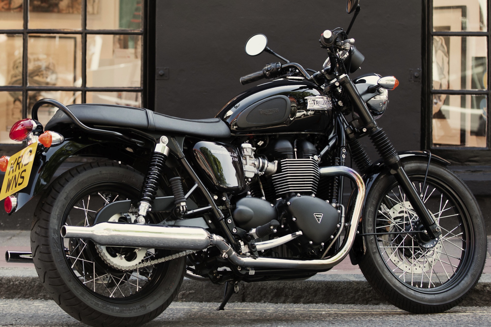 Triumph Bonnevilles T100 Black