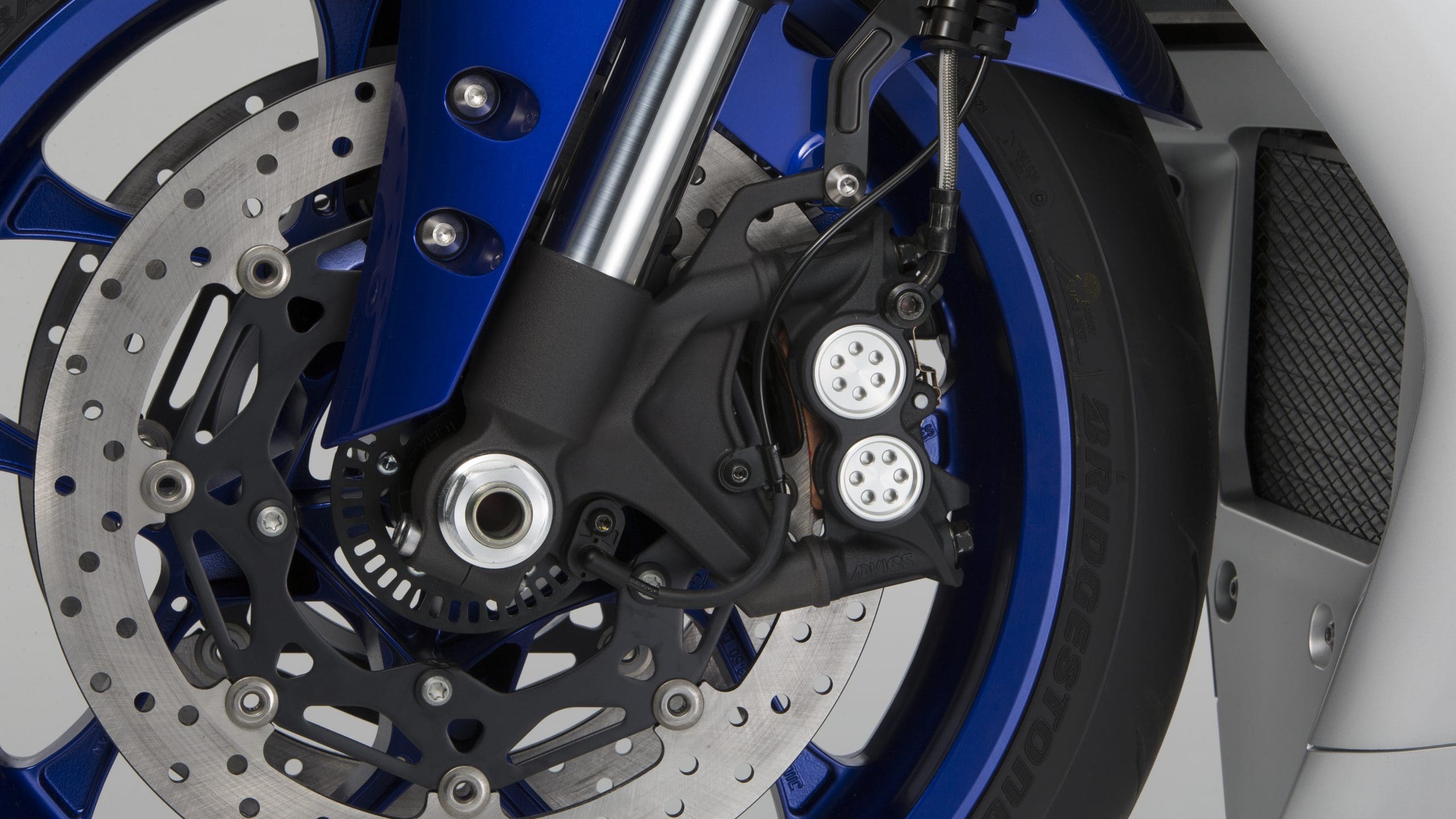 Stock 2020 Yamaha YZF-R1 brakes