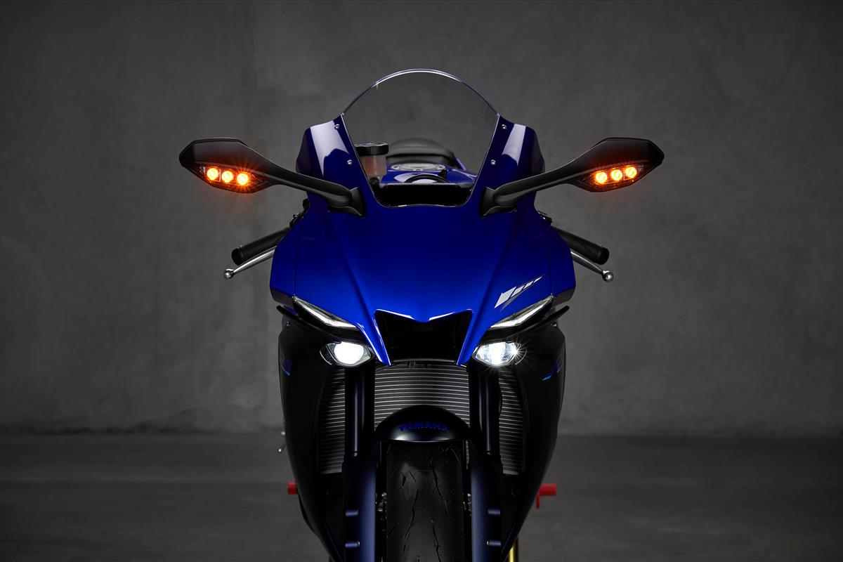 2023 Yamaha YZF-R1 / R1M