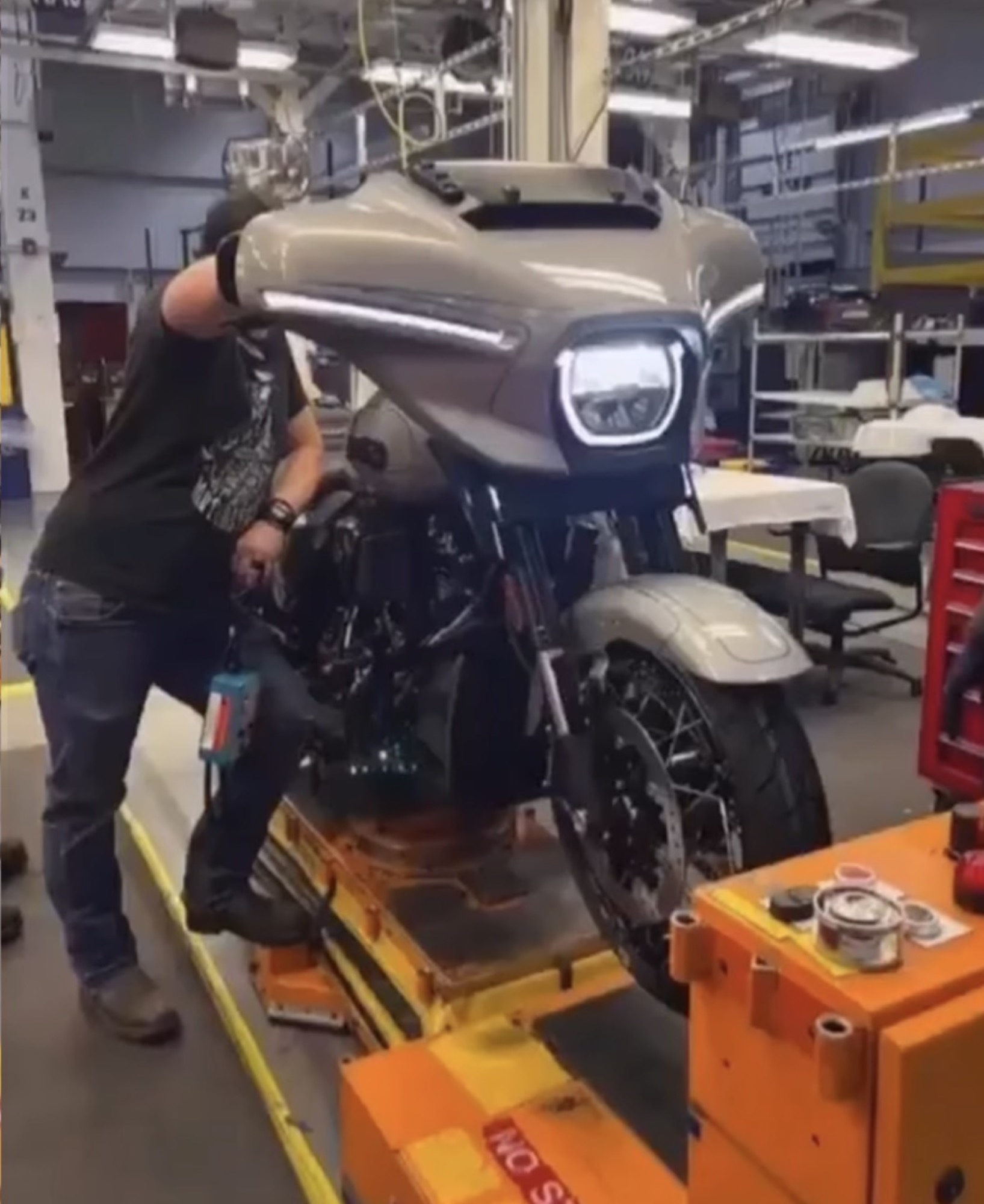 HarleyDavidson New Leaked Images Show Potential for Revamped CVO