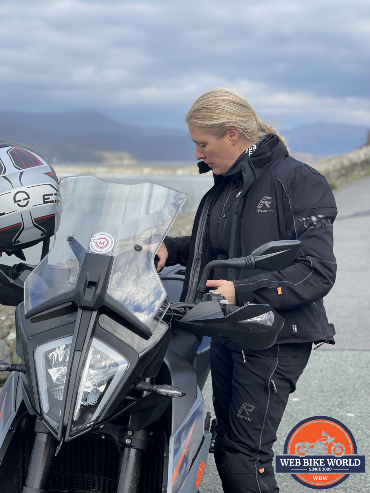 Rev'it CORAL Ladies Black Leather Motorcycle Jacket For Sale Online -  Outletmoto.eu