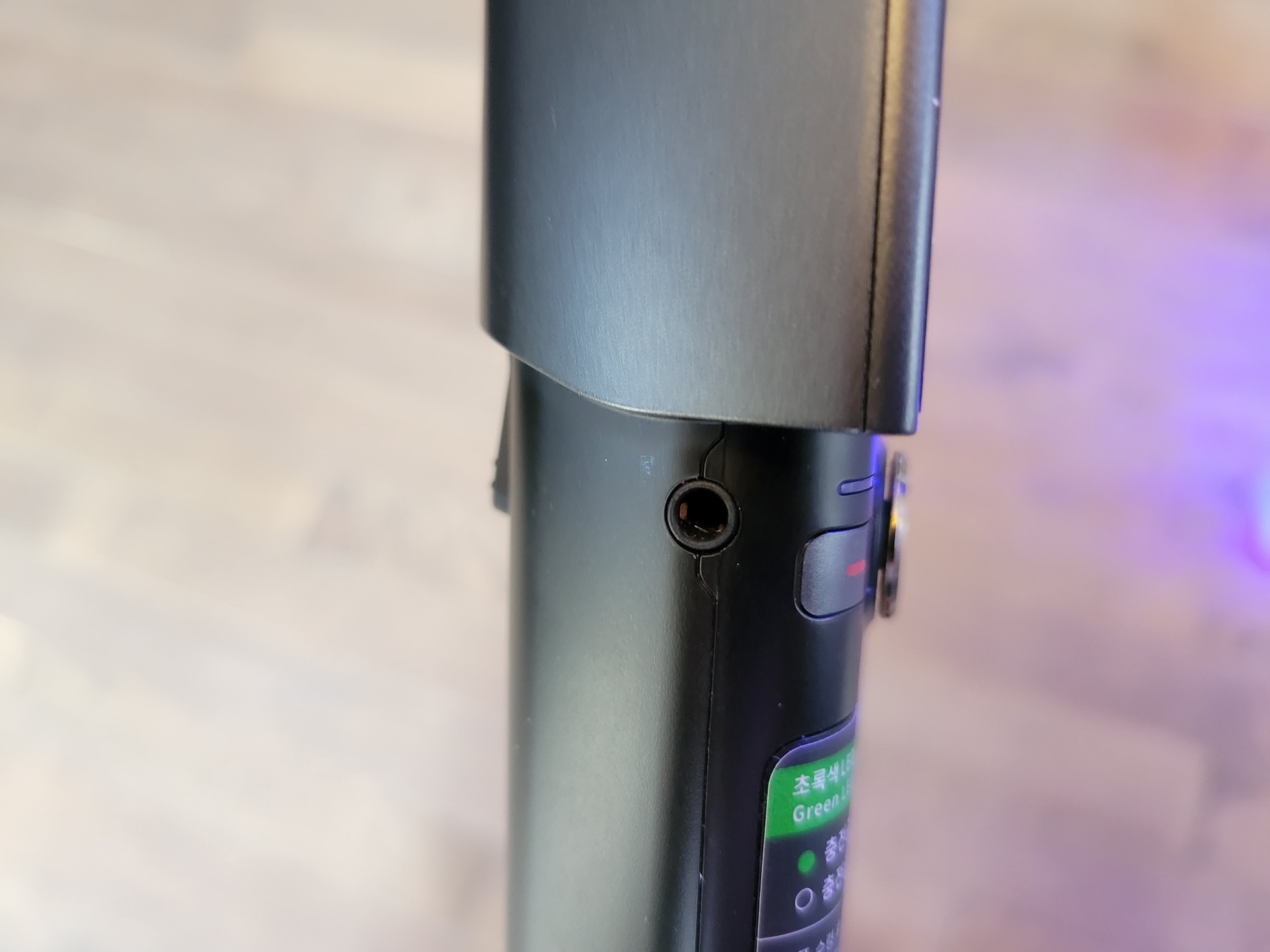 3.5mm audio jack on the side of the Snap-G