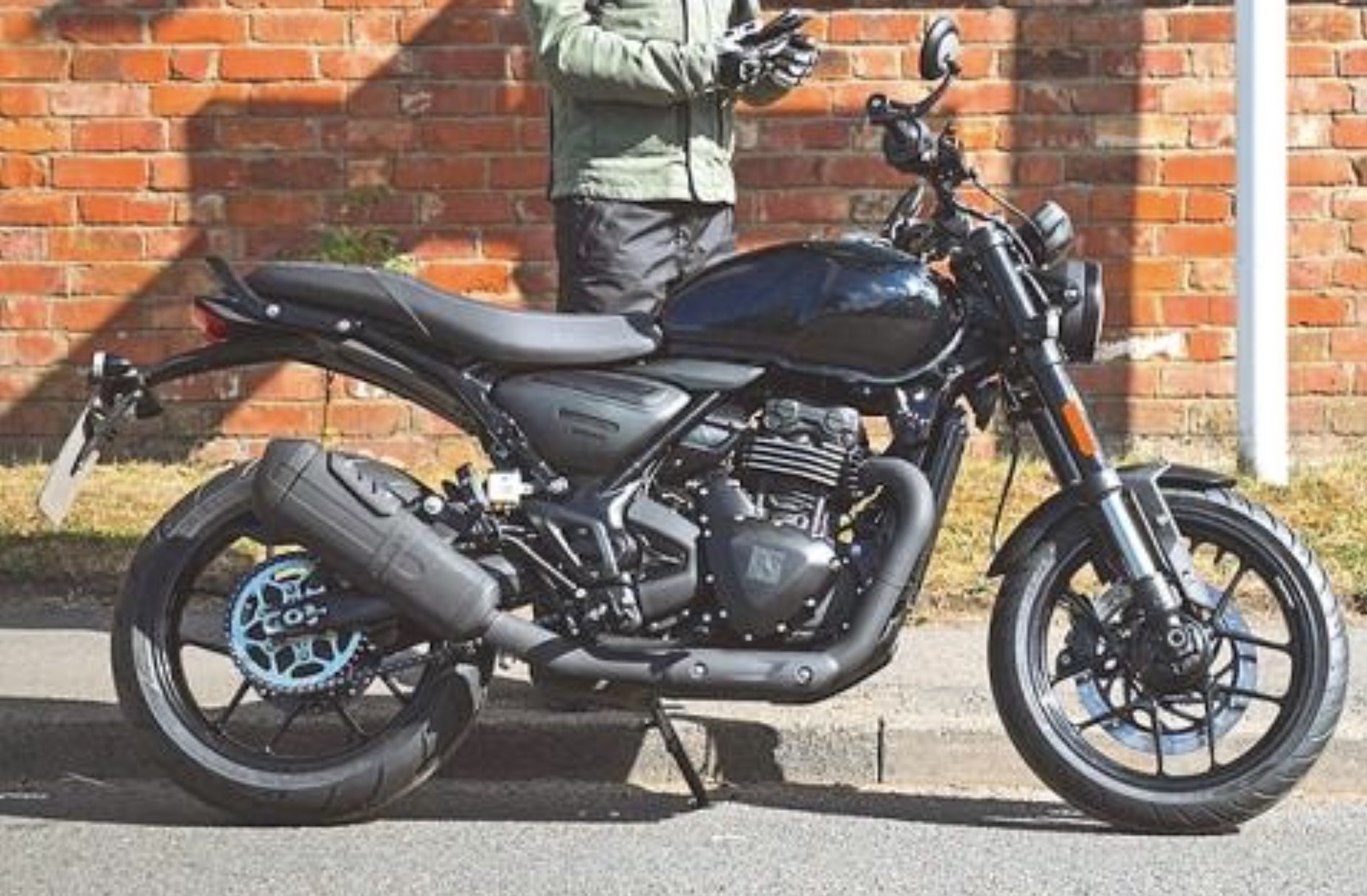 Upcoming bajaj sales triumph bike