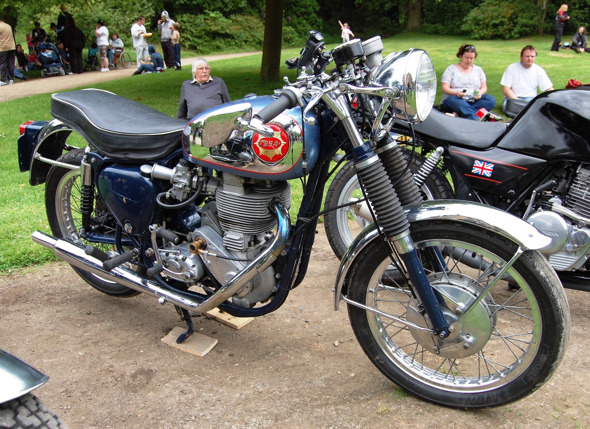 BSA's recent addition to their lineup - the Gold Star. Media sourced from Wikipedia.