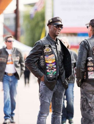 A crew of HOGs shooting the breeze. Media sourced from CycleWorld.