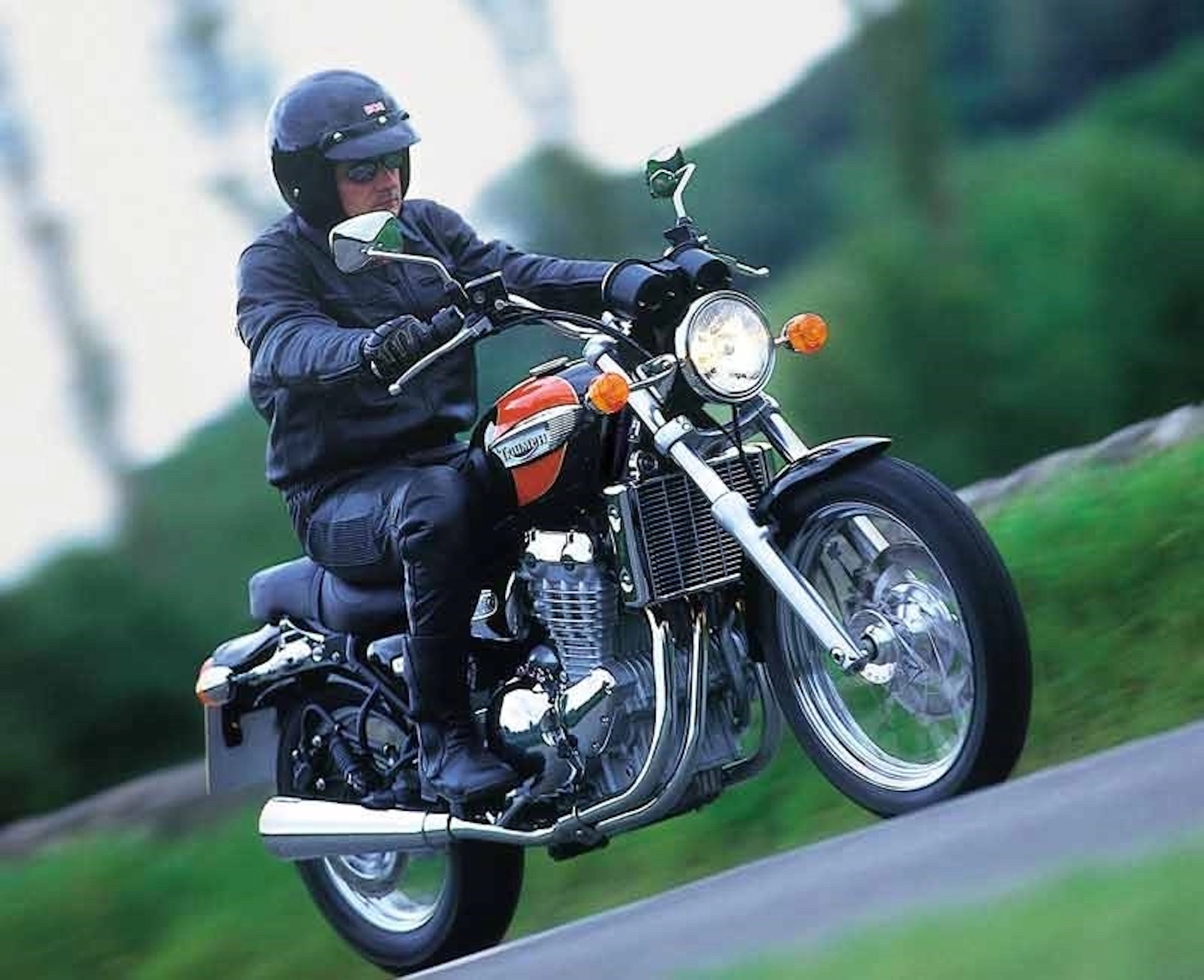 The Triumph Adventurer 900 of 1995-2002. Media sourced from MCN.