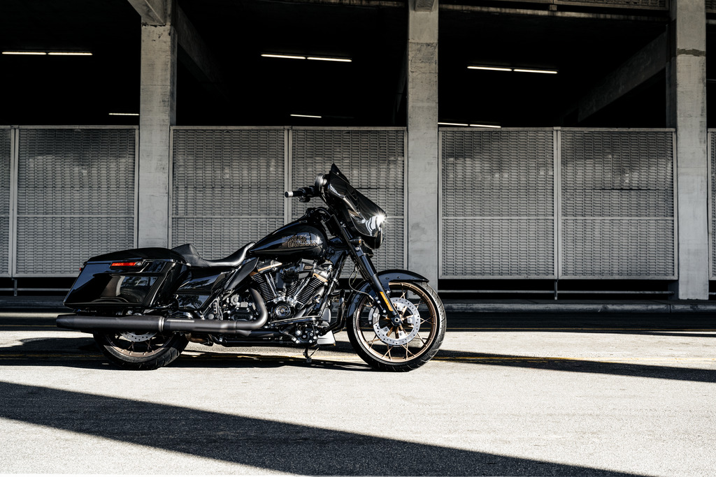 2022 Harley-Davidson Road Glide ST and Street Glide ST First Look