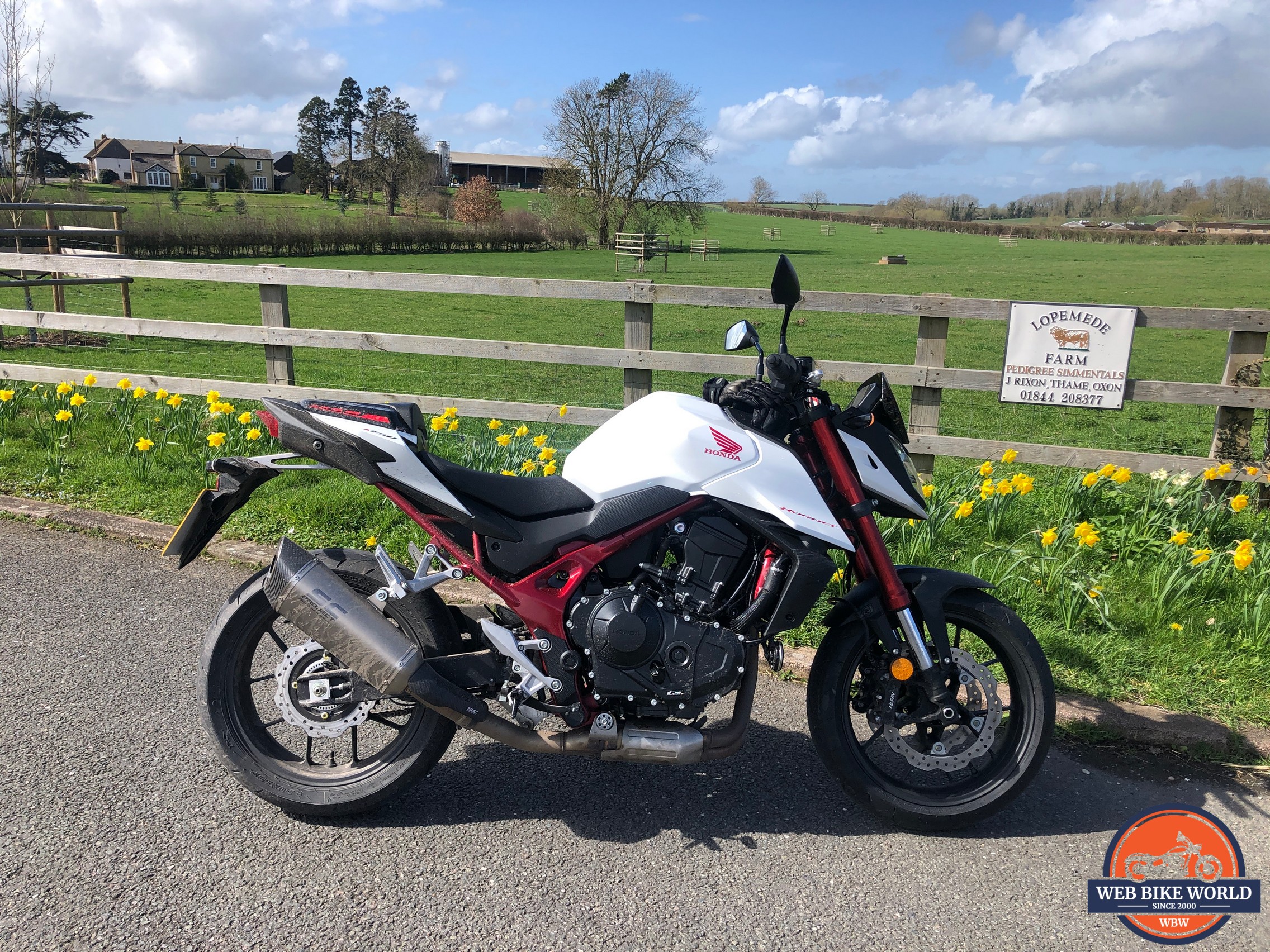 Pursuit of Riding Comfort Instead Overly Light Weight: Honda CBX Custom - Webike Magazine