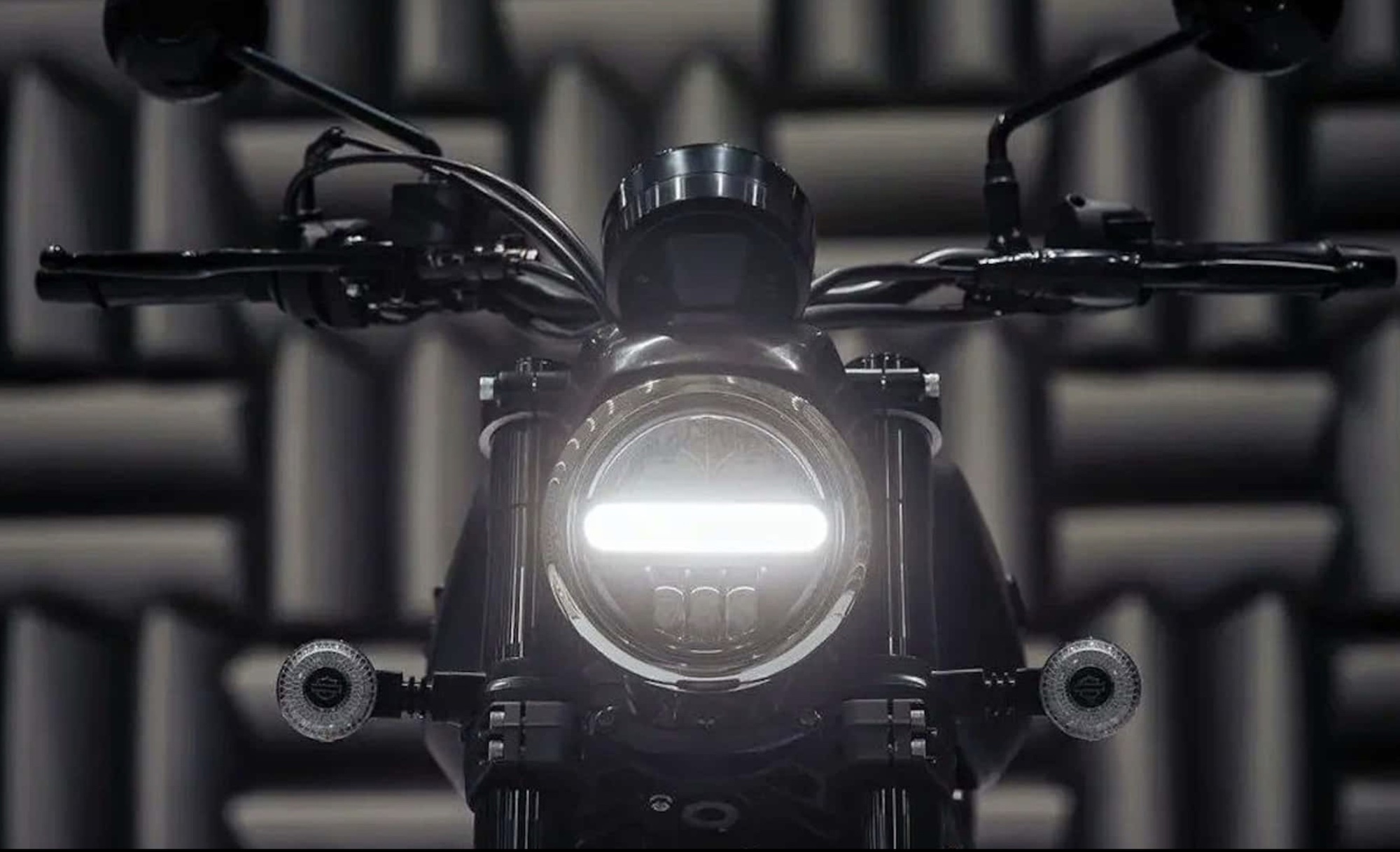 Harley-Davidson's X440, created in partnership with Hero Motocorp. Media sourced from RideApart.