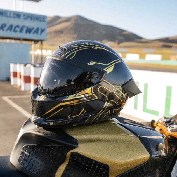 Ruroc's newest addition and the first track-ready helmet to feature RHEON™ tech. Media sourced from Ruroc.